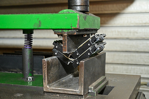 画像ギャラリー No.019のサムネイル画像 / 「PC 捨てたい 方法」。いろいろな捨て方を学んだ結果,かつての相棒の心臓がパソコンファームで“V字破壊”されたEND