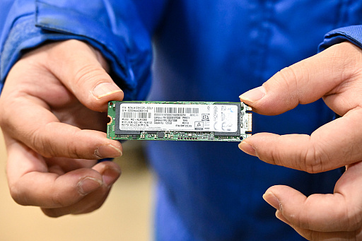 画像ギャラリー No.024のサムネイル画像 / 「PC 捨てたい 方法」。いろいろな捨て方を学んだ結果,かつての相棒の心臓がパソコンファームで“V字破壊”されたEND