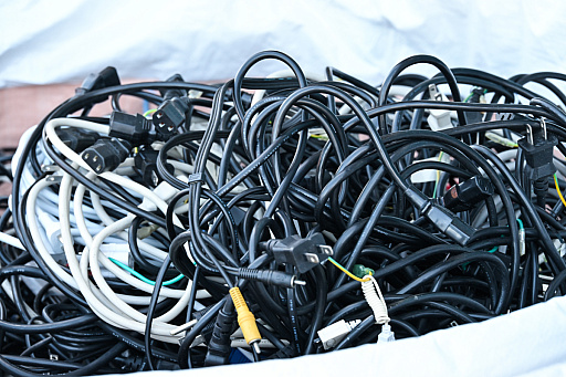 画像ギャラリー No.039のサムネイル画像 / 「PC 捨てたい 方法」。いろいろな捨て方を学んだ結果,かつての相棒の心臓がパソコンファームで“V字破壊”されたEND