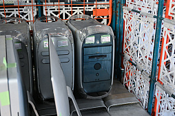 画像ギャラリー No.041のサムネイル画像 / 「PC 捨てたい 方法」。いろいろな捨て方を学んだ結果,かつての相棒の心臓がパソコンファームで“V字破壊”されたEND