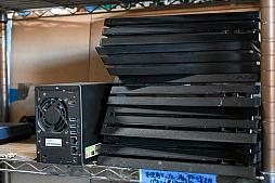 画像ギャラリー No.046のサムネイル画像 / 「PC 捨てたい 方法」。いろいろな捨て方を学んだ結果,かつての相棒の心臓がパソコンファームで“V字破壊”されたEND