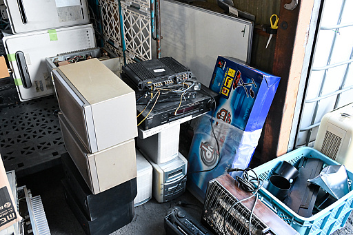 画像ギャラリー No.049のサムネイル画像 / 「PC 捨てたい 方法」。いろいろな捨て方を学んだ結果,かつての相棒の心臓がパソコンファームで“V字破壊”されたEND