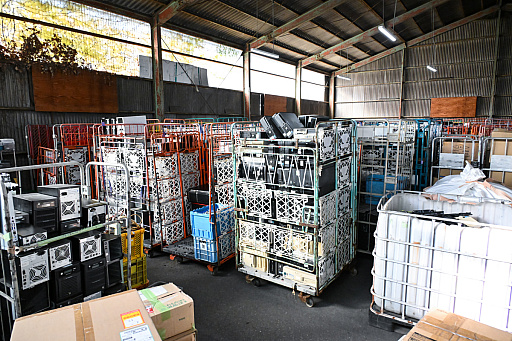 画像ギャラリー No.051のサムネイル画像 / 「PC 捨てたい 方法」。いろいろな捨て方を学んだ結果,かつての相棒の心臓がパソコンファームで“V字破壊”されたEND