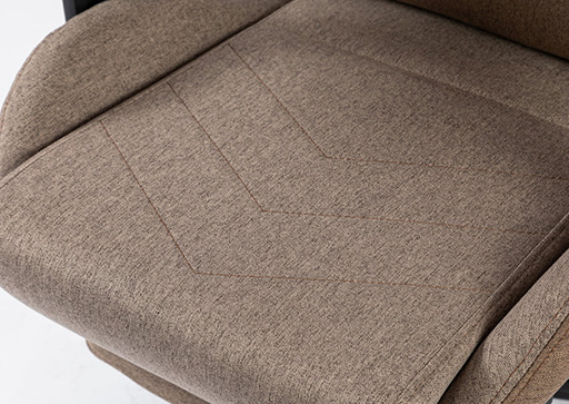 画像ギャラリー No.006のサムネイル画像 / ソファのように座面にコイルが入った布素材ゲーマー向けチェアが登場