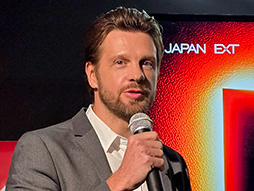 画像ギャラリー No.004のサムネイル画像 / Appleのアレより安い? JAPANNEXTが6K解像度の31.5型液晶ディスプレイを披露。ちょっと縦が広くなった14型×2画面も発売に