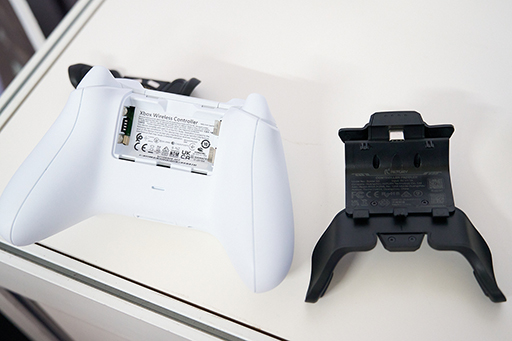 ꡼ No.008Υͥ / DualSenseפXbox 磻쥹 ȥ顼פ˥ܥɲäǤ륢åȤAKFury֡ǥåTGS2025