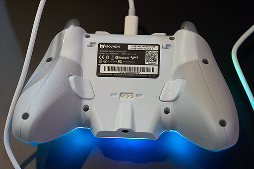 静電容量式スティックを採用したゲームパッド「Rainbow 3」を