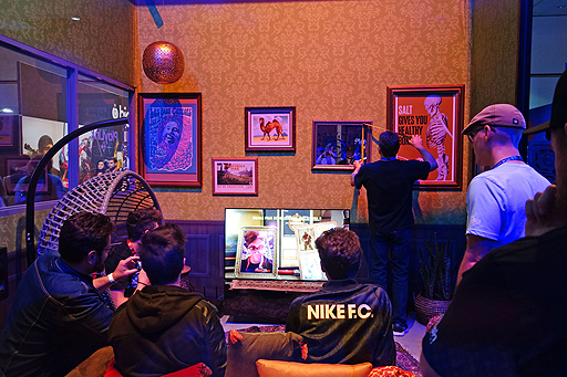 ���������꡼ No.006�Υ���ͥ������ / ��E3 2017�ϥ��ޥۤ�Ȥä�PS4��ͷ�֡�PlayLink FOR PS4�ס������б������ȥ�4�ܤ��θ����Ƥ���