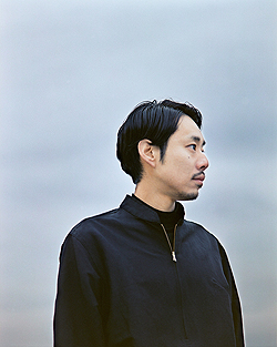 ���������꡼ No.004�Υ���ͥ������ / ���ν����ܤ�PS4�����ȥ�22���Ҳ𤹤����̱�����MV�ˤ����������󥻥ץȤϡ�Playin�� Swingin�ǡפǡ�6̾�Υ����ƥ����Ȥ��ۿ������