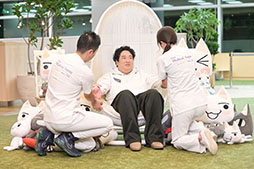 画像ギャラリー No.004のサムネイル画像 / アーティストがPlayStationやゲームから受けた影響を語るインタビュー映像が公開に。アヴちゃん,岡崎体育さん,梅田サイファーの3組が登場