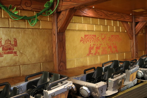 画像ギャラリー No.010のサムネイル画像 / USJの新エリア「ドンキーコング・カントリー」現地レポート。12月11日のオープンに先がけて「黄金のしんでん」内部を公開