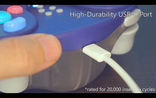 画像ギャラリー No.010のサムネイル画像 / ゲームキューブ風のサードパーティ製ゲームパッドがクラウドファンディング中。TMRジョイスティックなど最新機能を搭載し，発光設定も可能