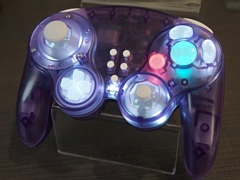 ゲームキューブ風のサードパーティ製ゲームパッドがクラウドファンディング中。TMRジョイスティックなど最新機能を搭載し，発光設定も可能