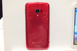 画像ギャラリー No.020のサムネイル画像 / 全機種クアッドコアでバッテリーも増量。NTTドコモが2013年夏モデルスマートフォンを発表