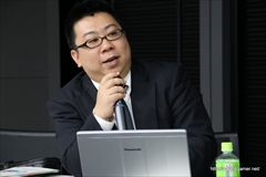 ���������꡼ No.003�Υ���ͥ������ / �ֳʰ�SIM�פθ����Ⱥ����Ÿ˾��MVNOô���Ԥ�����줿��MMD������ŤΥ��٥�ȡ�MVNO3�Ҥ�ʹ�����ʰ�SIM�θ�����̤��פ��ݡ���