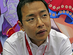 ���������꡼ No.001�Υ���ͥ������ / ��G-Star 2015�ϡֵ����פ������Ѥ䥭��饯������١����ˤ�������ޥۥ��ץ�ֵ𾦡פˤĤ��ơ���ȯ�����åդ��ä�ʹ����