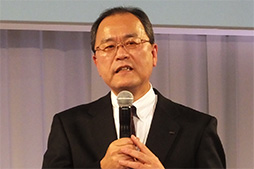 画像ギャラリー No.006のサムネイル画像 / KDDI,auオリジナルブランド「Qua」のスマートフォンとタブレットや,片手に収まるAQUOSフォンを発表