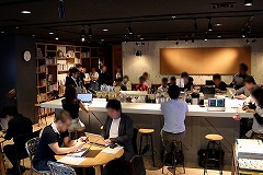 画像ギャラリー No.001のサムネイル画像 / スマホ向けアプリの市場を攻略するにはヘビーユーザーの確保がキモ。App ApeとSMARTGAMEの関係者による業界向けセミナーレポート