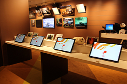 ꡼ No.028Υͥ / BBCζƱץȡOrbi Yokohamaסʥӥ͡ˤ2013ǯ819˥ץ󡣥ץ쥹˳Ť줿ͤݡ