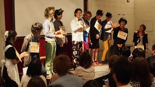 画像ギャラリー No.002のサムネイル画像 / 観客参加型「人狼」観戦イベント，「異種格闘技人狼」。各界の人狼フリーク達が集結したステージを，出演者の男色ディーノ選手が自らレポート