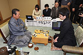 画像ギャラリー No.011のサムネイル画像 / 「第1回囲碁電王戦」，コンピュータ囲碁ソフトZenが小沢一郎氏との対局を制す