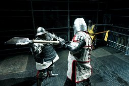 画像ギャラリー No.042のサムネイル画像 / 甲冑を装備して剣や斧でぶつかり合う,ゲームのような光景が現実の競技に。「ジャパン・アーマードバトル・リーグ」をレポート