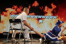 画像集#003のサムネイル/「ニコニコ超会議3」の出展企業による「仁義なきプレゼンバトル」の頂上決戦が開催。ゲーム企業も参戦した会場の模様をレポート