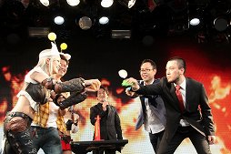 画像集#023のサムネイル/「ニコニコ超会議3」の出展企業による「仁義なきプレゼンバトル」の頂上決戦が開催。ゲーム企業も参戦した会場の模様をレポート