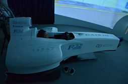 画像ギャラリー No.007のサムネイル画像 / 君は「東京バーチャルサーキット」を知っているか? ユークスが仕掛ける“サーキット”でフォーミュラカーとポルシェを駆ってきた