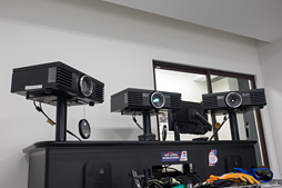 画像ギャラリー No.013のサムネイル画像 / 君は「東京バーチャルサーキット」を知っているか? ユークスが仕掛ける“サーキット”でフォーミュラカーとポルシェを駆ってきた