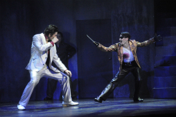 画像ギャラリー No.009のサムネイル画像 / 本日開幕した舞台「龍が如く」のゲネプロ鑑賞レポート。キャストやスタッフ陣の本気が伝わってきた