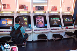 画像ギャラリー No.014のサムネイル画像 / ほぼ全筺体が電子マネー3種類に対応。ZUNTATAも応援に駆けつけた「タイトーステーション船橋店」のグランドオープン初日をレポート