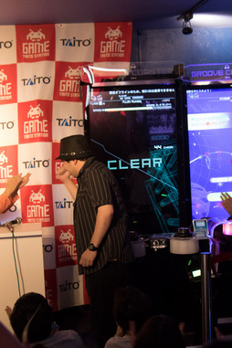 画像ギャラリー No.032のサムネイル画像 / ほぼ全筺体が電子マネー3種類に対応。ZUNTATAも応援に駆けつけた「タイトーステーション船橋店」のグランドオープン初日をレポート