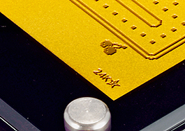 画像ギャラリー No.006のサムネイル画像 / お値段35万円&35個限定。「パックマン」のゲーム画面を純金で再現してしまった35周年記念のコラボ商品が発表。予約受付も本日スタート