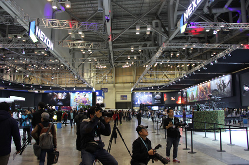 ���������꡼ No.002�Υ���ͥ������ / ��G-Star 2015�ϴڹ����Υ����ॷ�祦��G-Star 2015�׳��롣Nexon�ε���֡�����PlayStation VR�˿͵����桤�ڹ񥳥󥷥塼�ޥ�����Ծ���Ѳ����ꡩ