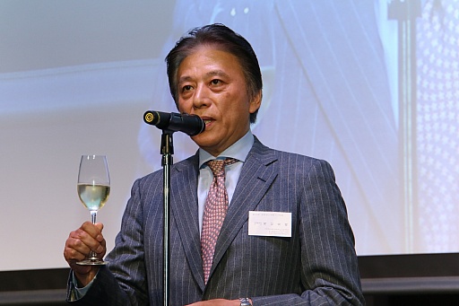 ���������꡼ No.004�Υ���ͥ������ / �ץ���ʥ����ॺ��Ω10��ǯ��ǰ�ѡ��ƥ������š�������ɽ�Ȥ��������ȥåץ��饹�Υǥ٥��åѤ��ܻؤ������������줿�������ͤ��ݡ���