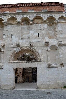 画像ギャラリー No.014のサムネイル画像 / Reboot Develop 2016が開催されているクロアチア・スプリトの街と博物館のツアー。スプリトって，こんな街だった