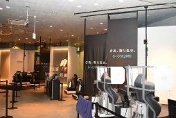 画像ギャラリー No.005のサムネイル画像 / バンダイナムコはなぜ「VR ZONE Project i Can」を立ち上げたのか。プロジェクト仕掛け人のコヤ所長とタミヤ室長にいろいろ聞いてみた