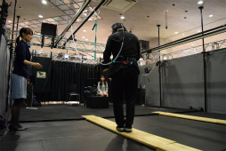 画像ギャラリー No.019のサムネイル画像 / バンダイナムコはなぜ「VR ZONE Project i Can」を立ち上げたのか。プロジェクト仕掛け人のコヤ所長とタミヤ室長にいろいろ聞いてみた