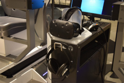 画像ギャラリー No.021のサムネイル画像 / バンダイナムコはなぜ「VR ZONE Project i Can」を立ち上げたのか。プロジェクト仕掛け人のコヤ所長とタミヤ室長にいろいろ聞いてみた