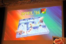 ꡼ No.005 | SPIEL162016ǯΥܡɥĬήϡæХήԤ䡤500ǯαƶ줿SPIEL'16ץ쥹ե󥹥ݡ