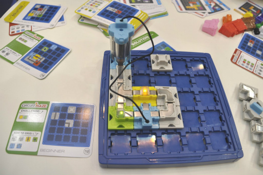 SPIEL'16］電気回路やプログラミングの基礎をゲームで学ぶ。理系