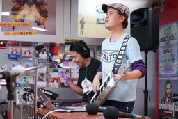 画像ギャラリー No.004のサムネイル画像 / ZUNTATAとサカモト教授＆豚乙女が対談した「タイトー ゲームミュージック リミックス」発売記念イベントの模様をレポート