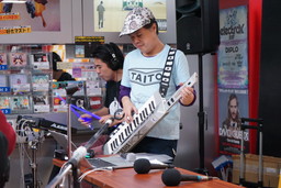 画像ギャラリー No.005のサムネイル画像 / ZUNTATAとサカモト教授＆豚乙女が対談した「タイトー ゲームミュージック リミックス」発売記念イベントの模様をレポート