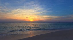 ���������꡼ No.018�Υ���ͥ������ / ���դ������ʤɤ��������֤ǥ��ޥۤ����Ǥ���PlayStation VR�б�����ƥ�ġ�anywhere VR�פ�12��8�����ۿ���2��Υ�����������̵��