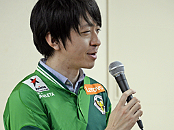 画像ギャラリー No.013のサムネイル画像 / 日本eスポーツ協会の特別授業が渋谷区の中学校で実施。「FIFA 17」「BLAZBLUE CENTRALFICTION」を用いたプロ選手と学生のエキシビションマッチも