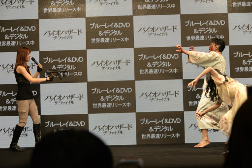 ���������꡼ No.004�Υ���ͥ������ / ������100�󤵤󤬡ȴݹ�����ӡɤȤʤä�ƣ�ĥ˥��뤵��򽱤����� �ǲ�֥Х����ϥ����ɡ������ե����ʥ��Blu-ray��DVDȯ�䵭ǰ���٥�Ȥ��ݡ���