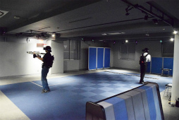 画像ギャラリー No.003のサムネイル画像 / クラブセガ秋葉原新館に「SEGA VR ARENA AKIHABARA」が開設。第1弾アトラクション「MORTAL BLiTZ」を体験してきた
