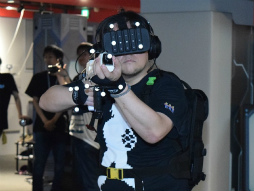 画像ギャラリー No.010のサムネイル画像 / クラブセガ秋葉原新館に「SEGA VR ARENA AKIHABARA」が開設。第1弾アトラクション「MORTAL BLiTZ」を体験してきた