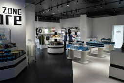 画像ギャラリー No.004のサムネイル画像 / オープン直前,VRエンターテインメント施設「VR ZONE SHINJUKU」の全容が明らかに。マリオカートやエヴァなどのVRアクティビティを体験してきた